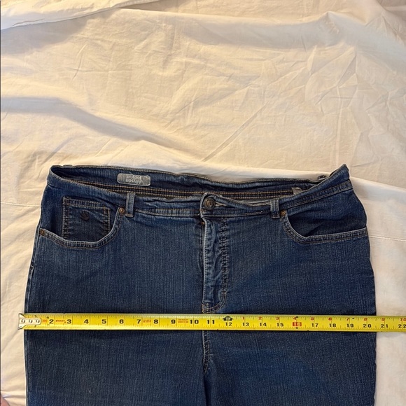 Gloria Vanderbilt Allyson fit Stretch Dark Blue Denim Women's Jeans. Size 14. - Picture 4 of 10